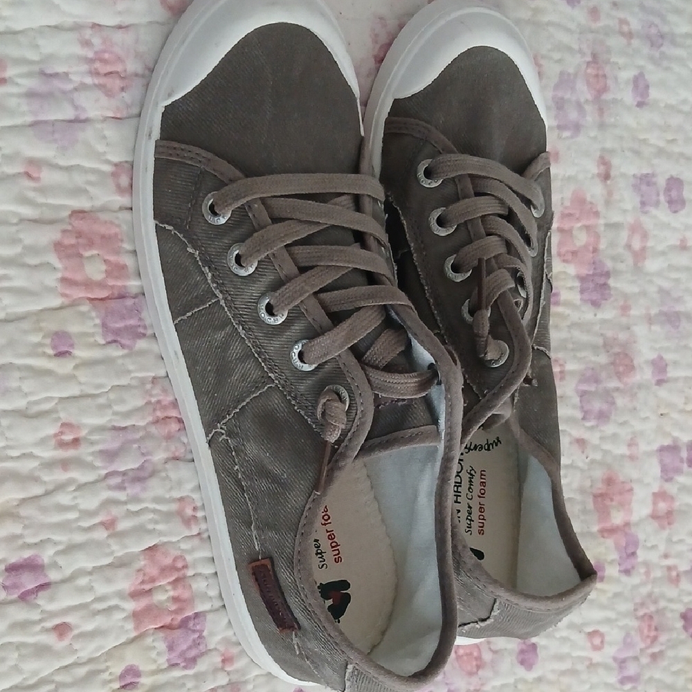 Jenn Ardor Gray Sneakers - Picture 6 of 10
